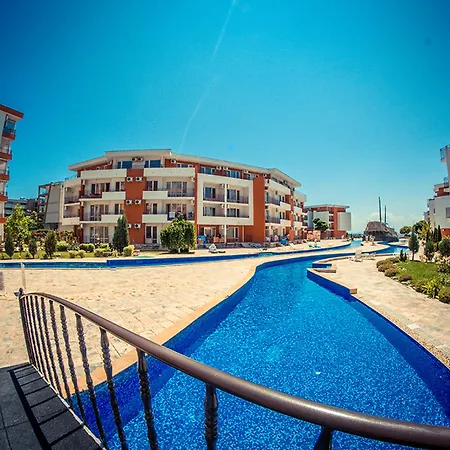 Apartment Privilege - Menada Elenite